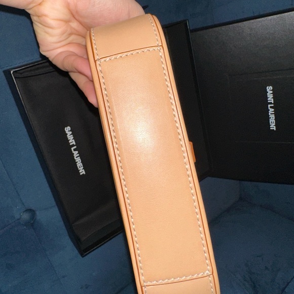 Ysl Le 5 a 7 mini bag. 19x11.5x4.5cm/7.5x4.5x1.8in. Calf leather. Never worn. - Picture 11 of 15